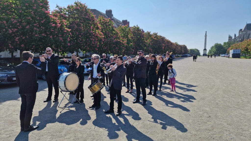 L-HTA sur la place Saint Pierre